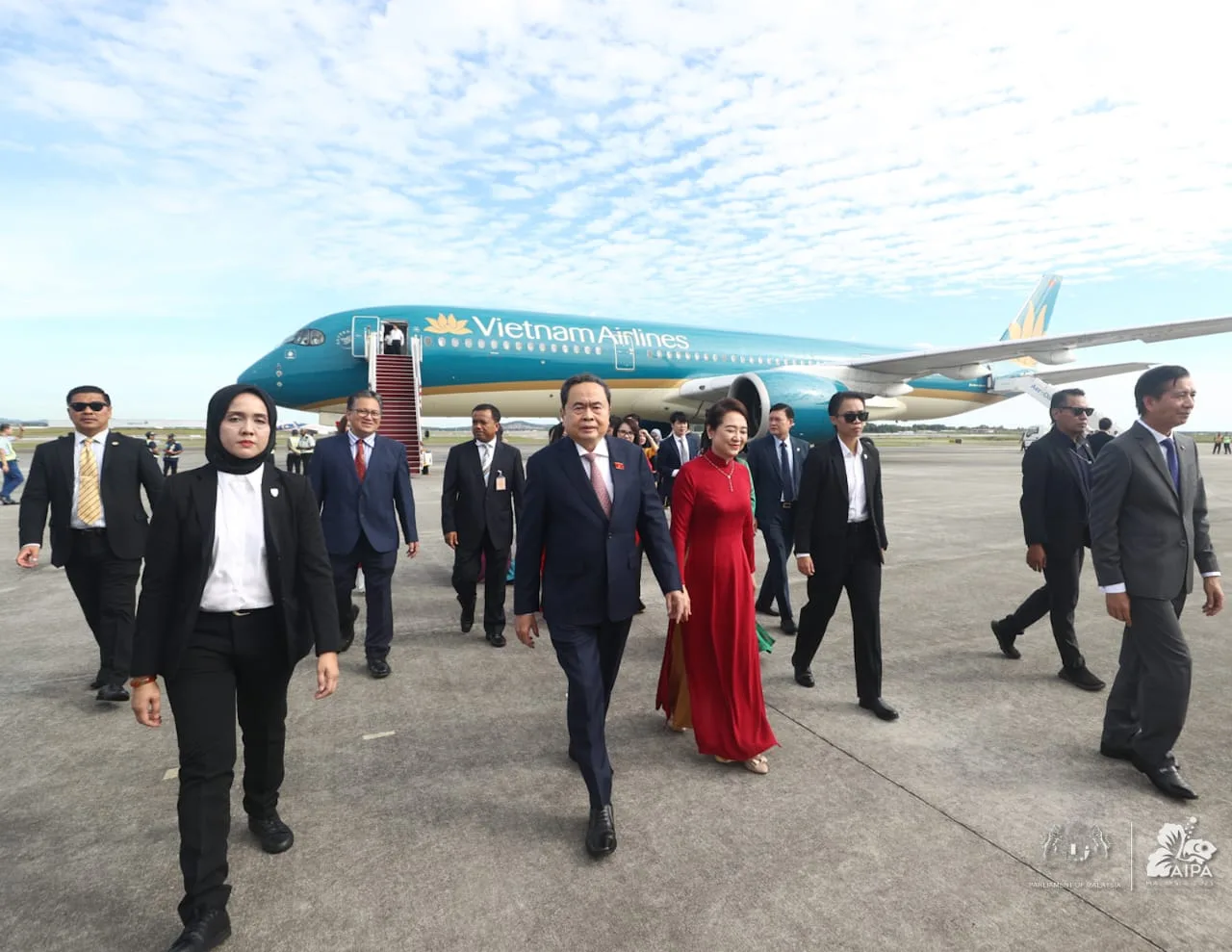 VIP delegation on airport tarmac for AIPA event